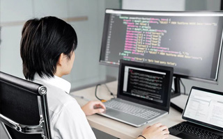 白城 ,php声明和调用变量的符号是什么？